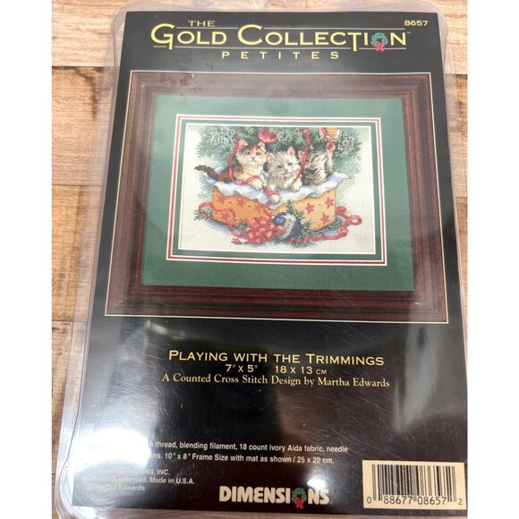 Dimensions Gold Collection Petites Cross Stitch Kit "Playing With The Trimmings - Picture 1 of 4